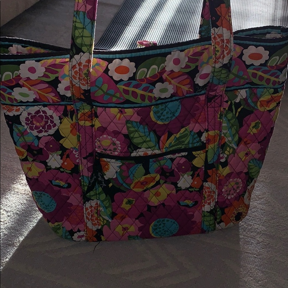 Beautiful Vera Bradley tote - Picture 6 of 9
